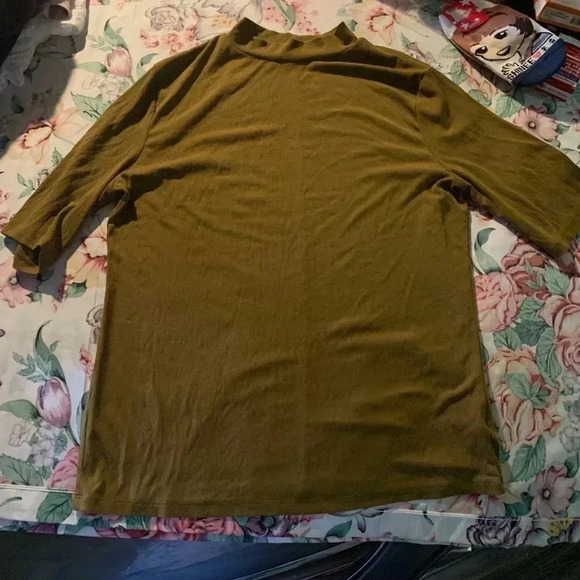 a new day Tops - A New Day 3/4 Sleeve Women’s olive Green Top Size small